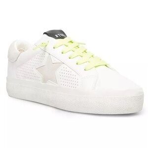 Steve Madden Women’s Starling Distressed Lace Up Shoes | 7